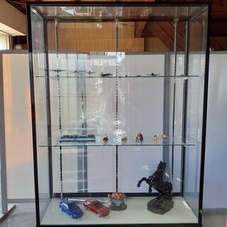 K. ガラスショーケース タテヤマ / 店舗什器 ディスプレイ用棚 ②