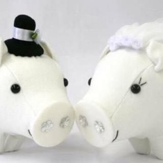 【新品】ブタの結婚式ぬいぐるみの画像