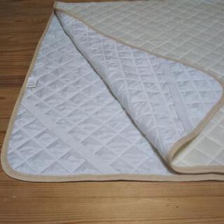 ☆美品☆　キルティング加工シングルサイズ　ベットパットの画像