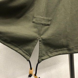 開封済未使用　メンズ4L カーキ色パーカーの画像