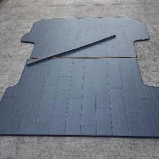 キャラバンNV350  E26 荷台 フロアの画像