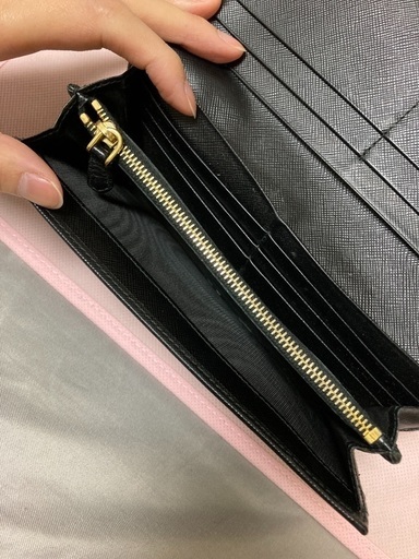 PRADA 長財布
