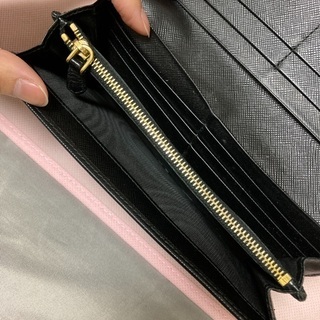 PRADA 長財布の画像