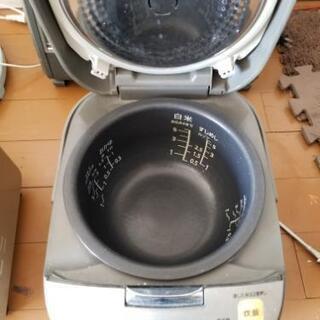 お譲り先、決まりました。坂戸市より、家電いろいろ、無料で差し上げます。取りに来ていただける方。IHジャー炊飯器、ふとん乾燥機、ミニグリルパン、掃除機、扇風機、ストーブなどの画像