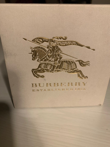 希少BURBERRYゴールド腕時計　話の早い方値下げ可能です。