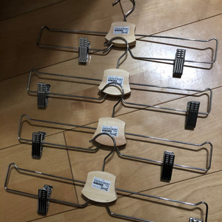 IKEA スカートハンガー　ズボンハンガー　4本