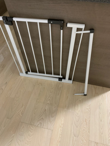 ベビーゲート　西松屋