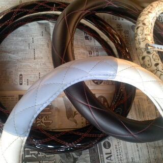 ハンドルカバー　軽自動車用～普通車用　多数あり　２つ以上の場合値引きアリの画像