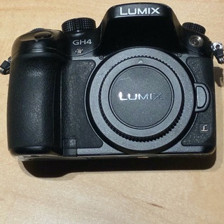 パナソニック ミラーレス一眼カメラ ルミックス GH4 ボディ 