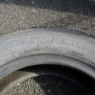 スタッドレスタイヤ 175/70R14 84Q ジャンク扱いの画像