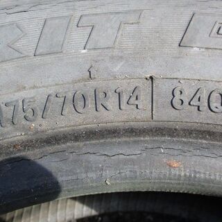 スタッドレスタイヤ 175/70R14 84Q ジャンク扱いの画像