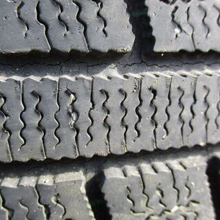 スタッドレスタイヤ 175/70R14 84Q ジャンク扱いの画像