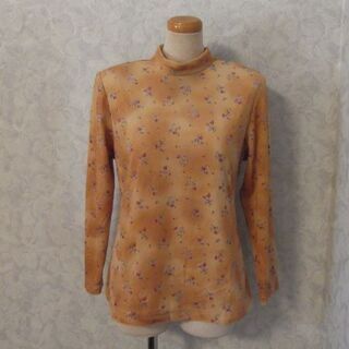【クレーマキシム】ハイネック　カットソー　ベロア風　小花柄　キャ...