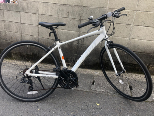 【クロスバイク】美品❗️700x28c 3x7段変速付　若林自転車　膳所　SALE中❗️ホワイト