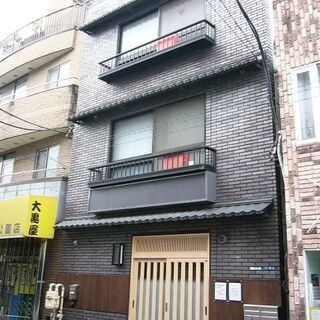 家具、家電も揃っておりますので、カバン１つで入居できます。 駅にとても近く、なんと路線は５路線＆4駅！ 最も近い最寄駅は戸越公園徒歩３分！アクセスの良さ抜群です！ 商店街の中なのでいろいろなお店が近くにあり、生活にはとても便利な場所です。 - 不動産