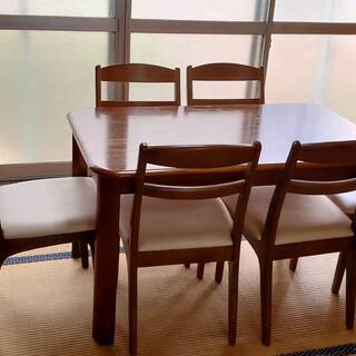 テーブル＆椅子4脚【現金手渡し】の画像