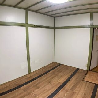 新田駅徒歩４分　ワンルーム２００００円～　水道代込　無料インターネット接続　初期費用3万円から！！ − 埼玉県