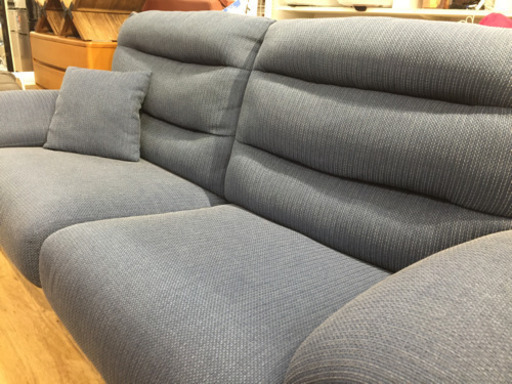 ニトリの2人掛けソファー（ブルー）です。【トレファク東大阪店】