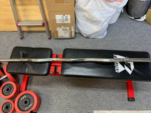 アイロテック製ダンベル　ファイティングロードインクライ機能付きベンチ