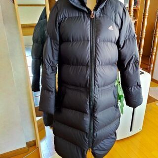 値下げadidasレディースダウン・コート黒