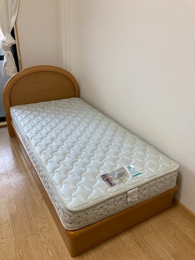 シングルベッド