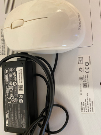 TOSHIBA パソコン　ノートパソコン　美品！PC白　DYNABOOK　　　PT５５TWP－BWA　大阪市引き取り希望