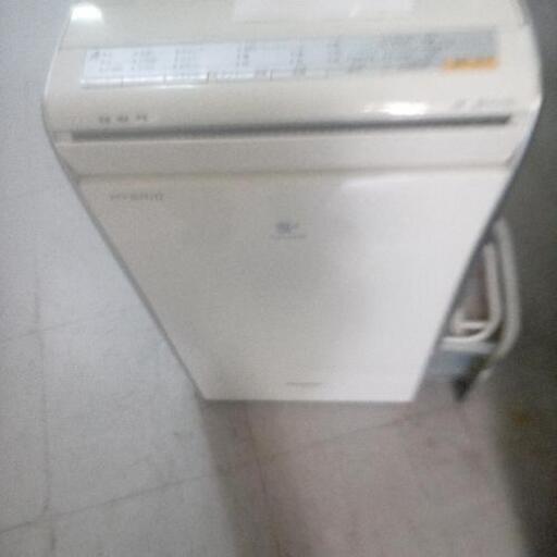 除湿機2013年生別館倉庫浦添市安波茶2-8-6に置いてます