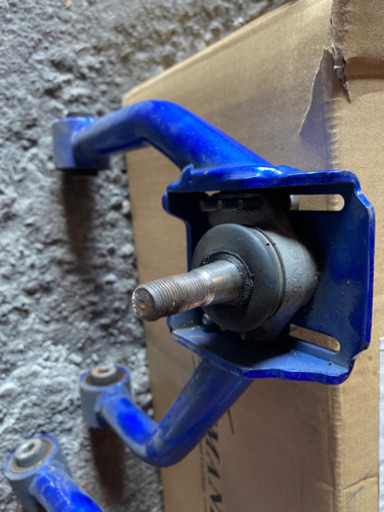 クラウンショートナックル、アッパーアーム