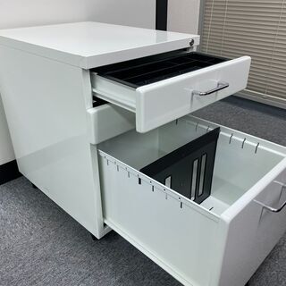 キャビネットの画像