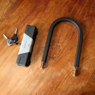 U型ロック　ディンプルキー3個付き　頑丈タイプ　自転車用品　鍵　カギ　盗難防止の画像