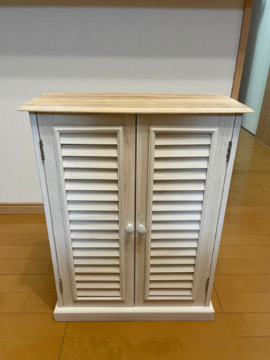 トイレの掃除用具入れ
