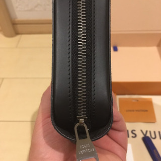 ビトン   ジッピー　2020年2月のレシート付き　プレゼント、自分用に！ すぐ届く・国内発送】ルイヴィトン ジッピー・ウォレット (Louis