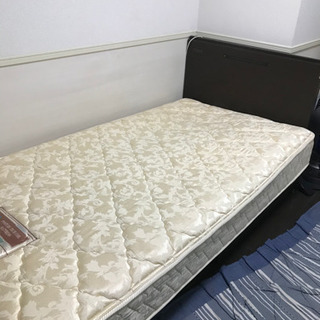 お譲りします。シングルベッド5年モノ