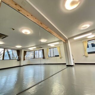２４時間利用可能！！大きな鏡設置♪ダンスが出来るダンススタジオ！稽古場