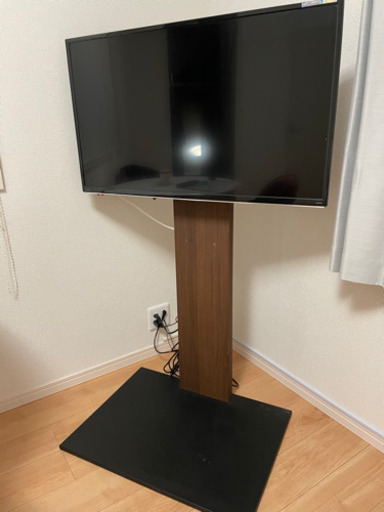 壁掛け風テレビ台　サウンドバー付き