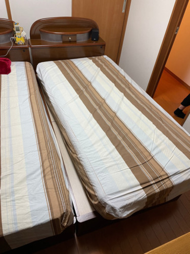 シングルベッド２つ