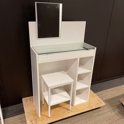 【展示品★美品】ドレッサー 鏡台　メイク台 チェア付き🚚自社配送時💳代引き可🚚(現金、クレジット、スマホ決済対応)