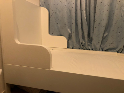 IKEA 子供用伸長式ベッド　元値24,990円