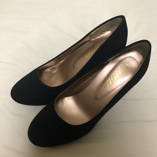 【お譲り致しました】黒 スエードパンプス Lサイズ お譲りします！の画像