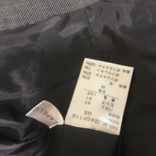 レディーススーツの画像