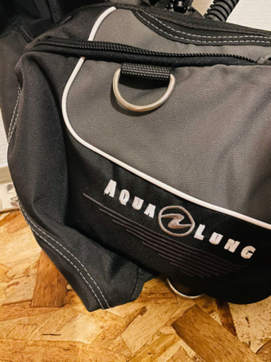 美品☆ダイビング重器材☆アクアラングアクシオムBC