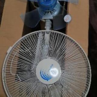 扇風機、スチールラック、ベランダストッカー他　差し上げます