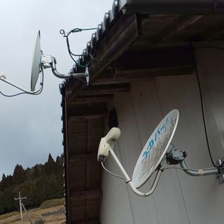 スカパープレミアムアンテナ ＆ BSアンテナ