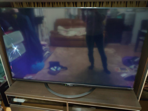 画面割れ　SHARP 60型　ジャンク品