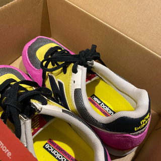 新品　ニューバランス19、5センチの画像
