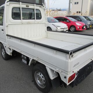 自社分割での購入が可能です。スバル　サンバートラック　4WD　MTの画像