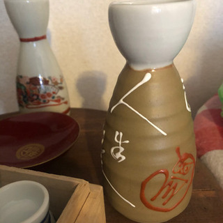 徳利とお猪口セットと盃ですの画像