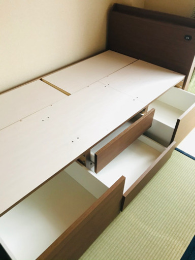 美品☆  ニトリ　収納 たっぷり！ シングルベッド　ベッド