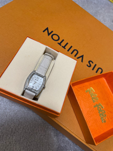 フォリフォリ　白　腕時計