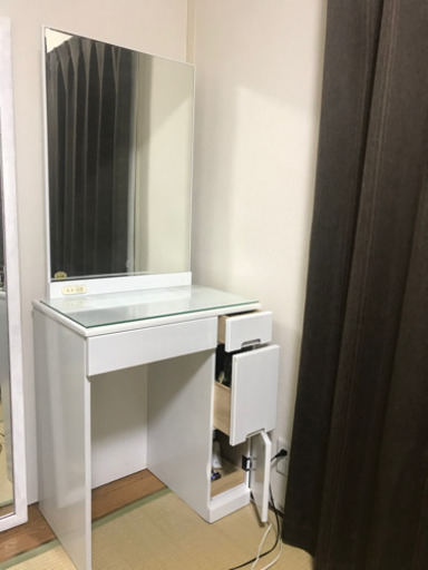 ニトリ　鏡付きドレッサー\u0026椅子セット　ライト付き！